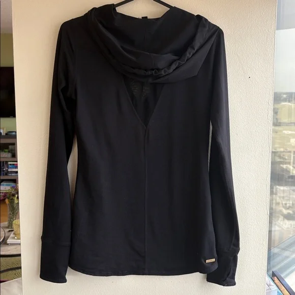 Alala Flyweight black long sleeve mesh hooded top - Picture 6 of 8